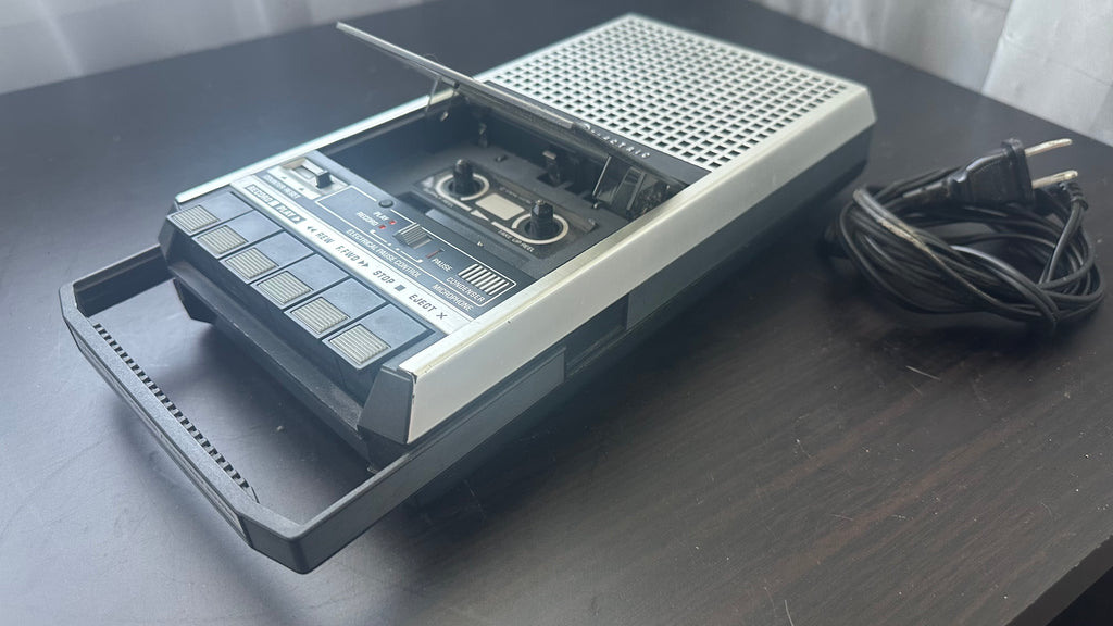 General Electric GE 3-5152a Silhouette 4 Cassette Recorder