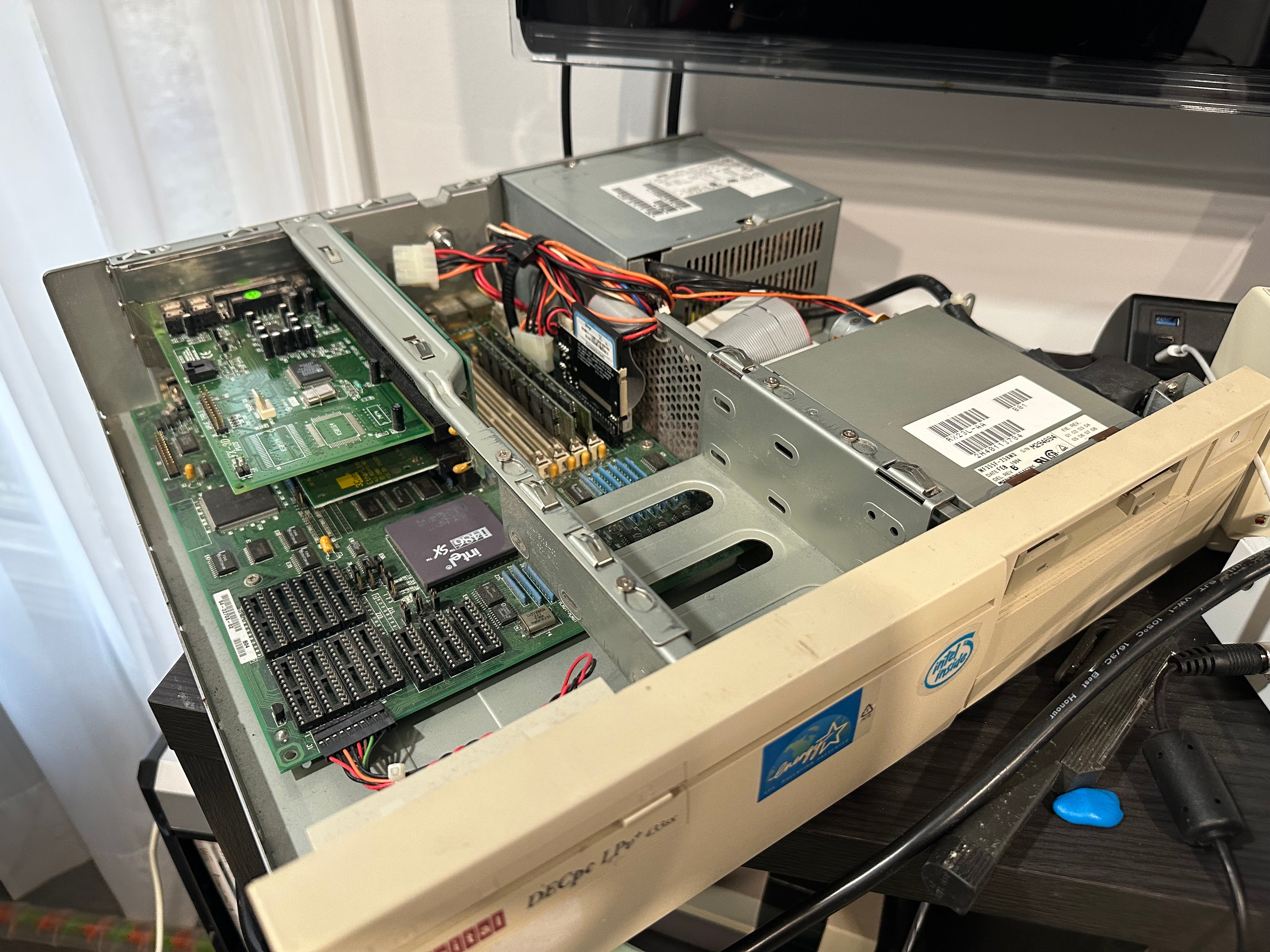 DEC LPv+ 433sx (486SX CPU)