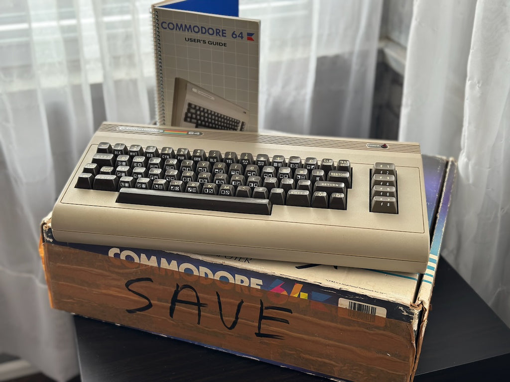 Commodore 64 (complete in box)