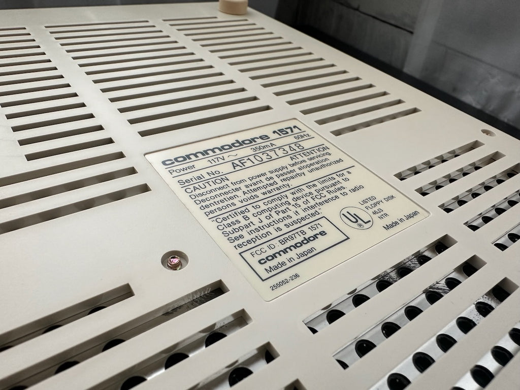 Commodore 1571 disk drive